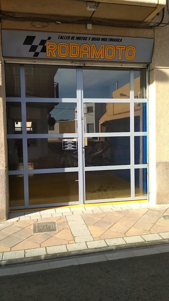 RodaMoto — Exterior