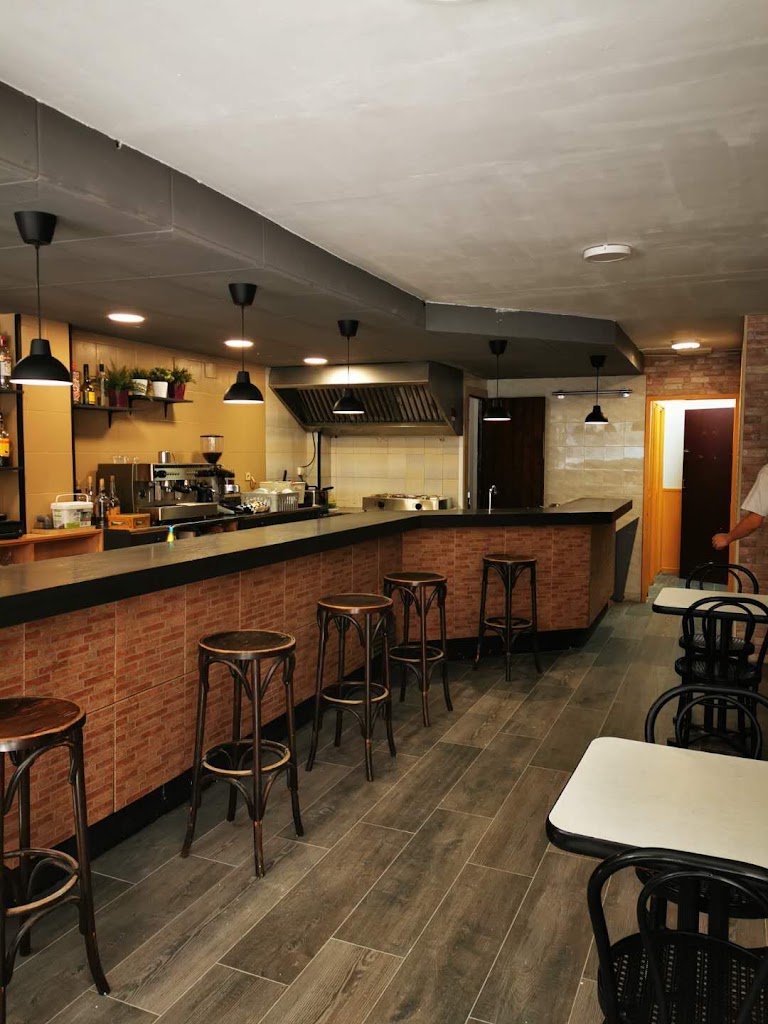 El Bodeguero bar cafeteria — Ambiente