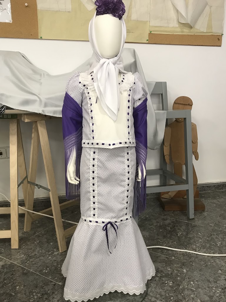 Academia Eugenia Fuenlabrada — Del propietario