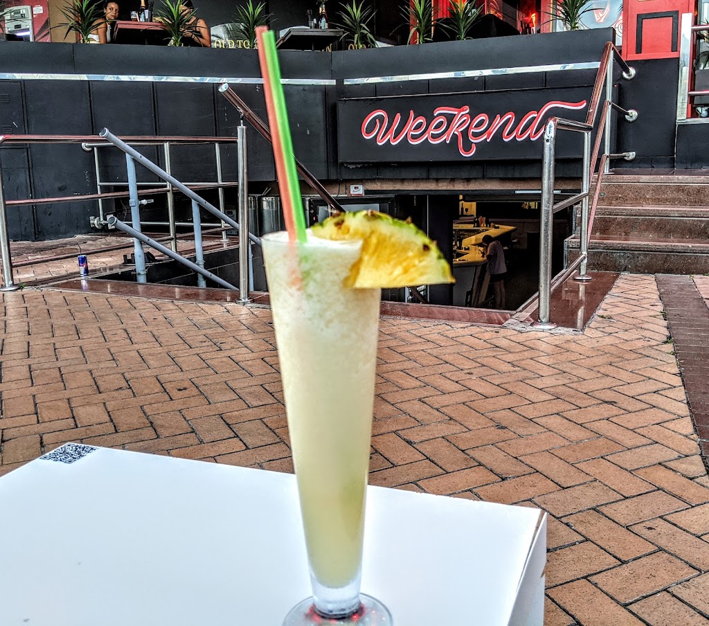 Weekend Bar
