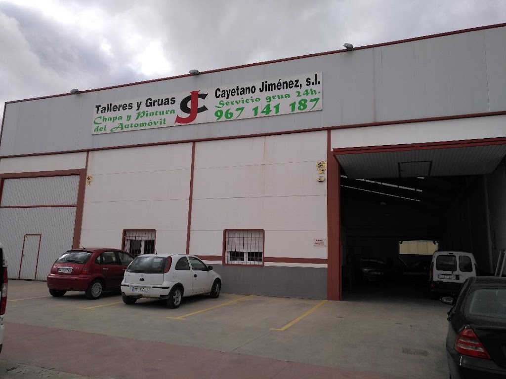 Talleres Y Gruas Cayetano Jimenez S.L. — Del propietario