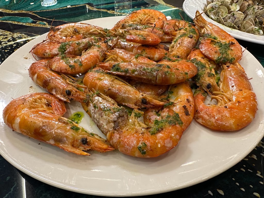 Euro Bar Restaurant Kebab Pizzeria — Comida y bebida