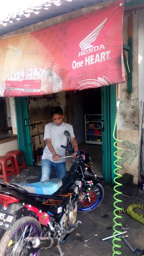 Bengkel Motor Edi