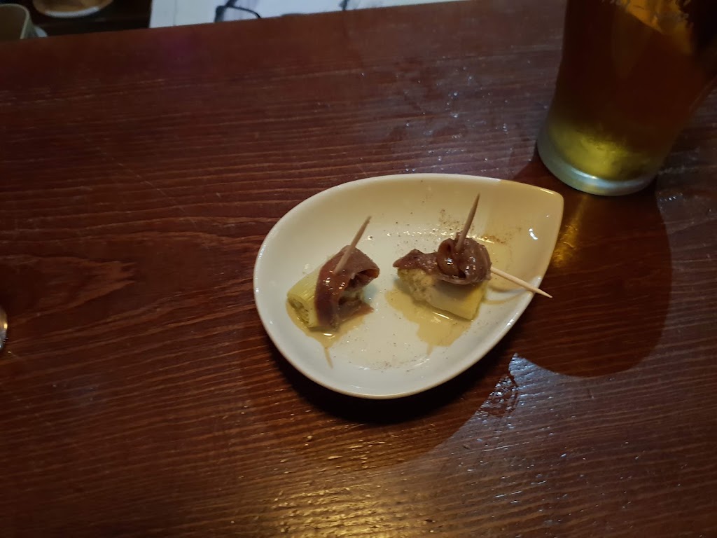 Garito Bar — Comida y bebida