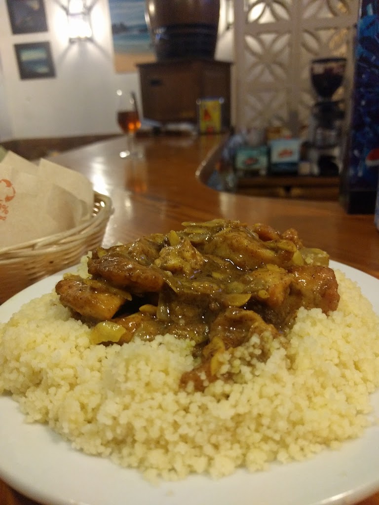 Taberna Levante — Comida y bebida