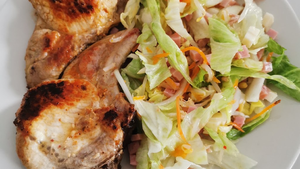 Bar Cafeteria El Campeon — Comida y bebida