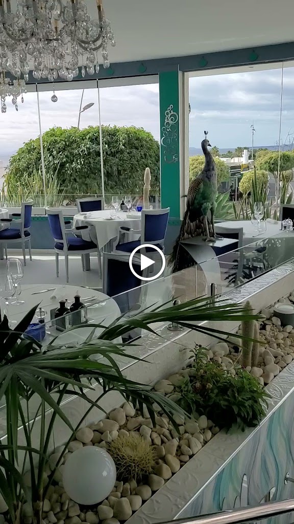 Serenity Restaurant Chill Out and Jacuzzi Bar — Videos