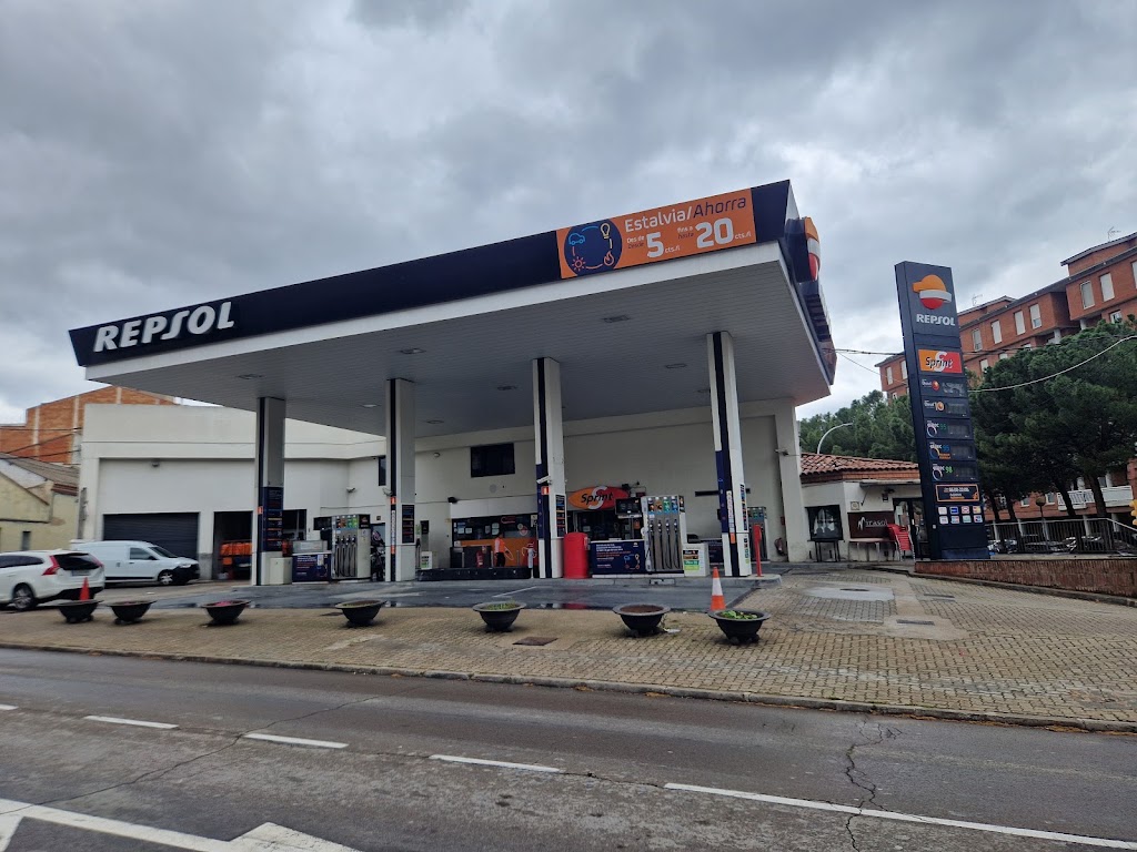 Estacion de Servicio Repsol — Exterior