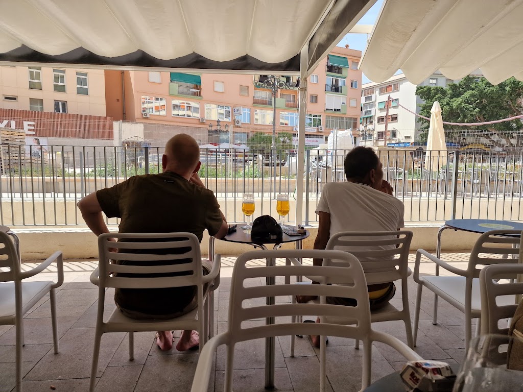 La Biznaga Cafe Bar — Ambiente