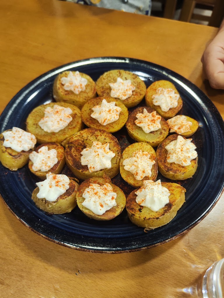 Passeig 24 — Comida y bebida