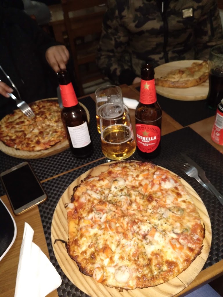 Pizza Presto — Comida y bebida