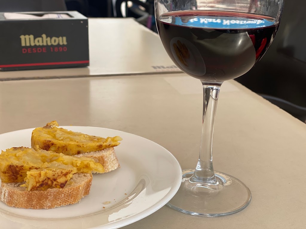 Mare Nostrum Bar — Comida y bebida