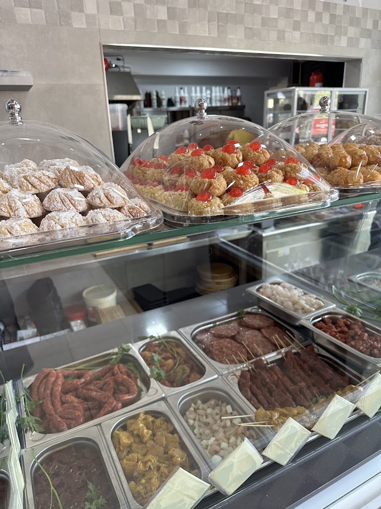 Restaurant Ajanef — Comida y bebida