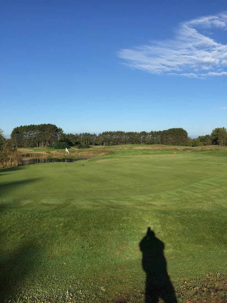  Red Maple Country Club