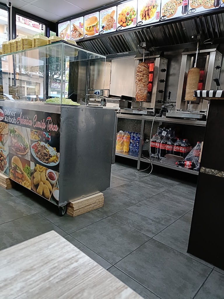 Canovelles Doner Kebab y Pizzeria — Ambiente