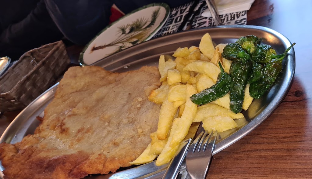 La Nueva AVENTURA - Bar & Restaurante — Comida y bebida