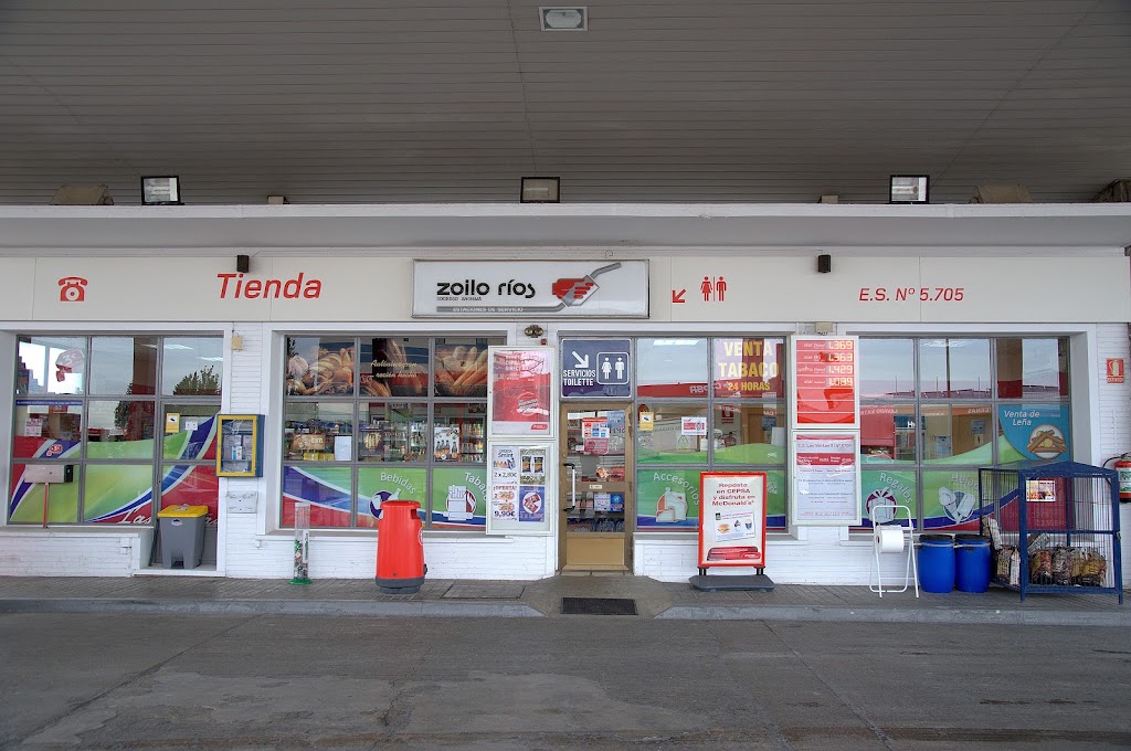 Estacion de Servicio Repsol — Exterior
