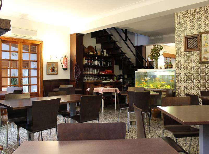 Bar Restaurant Sant Jordi — Ambiente