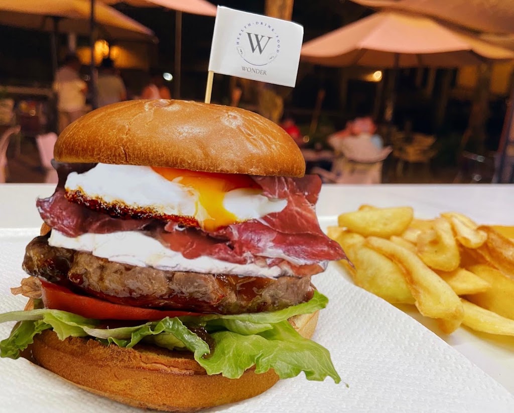 Wonder Casino del Masnou — Comida y bebida