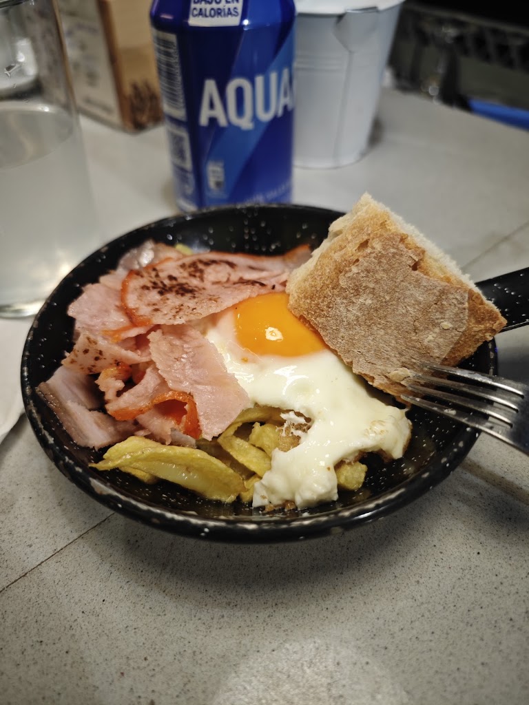 Bar Holiday — Comida y bebida