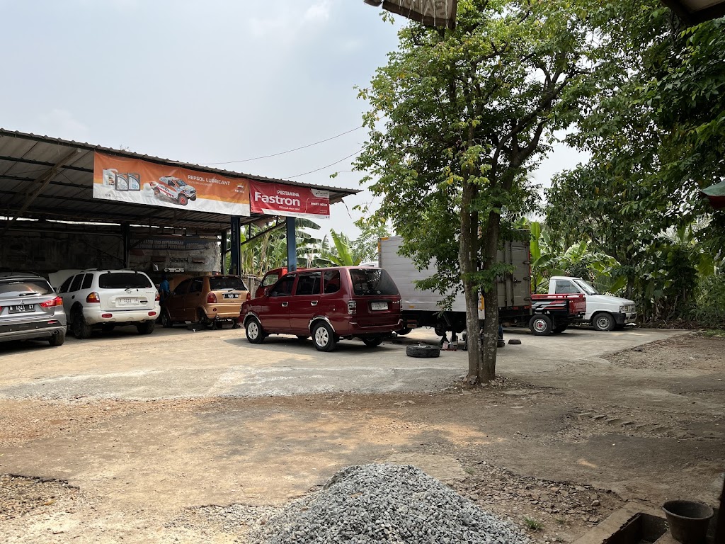 Bengkel Mobil Rhaisya Motor