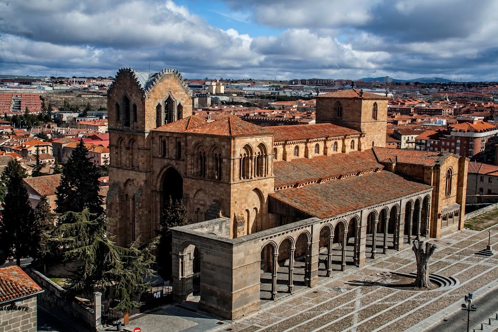 Basilica de los santos Vicente, Sabina y Cristeta