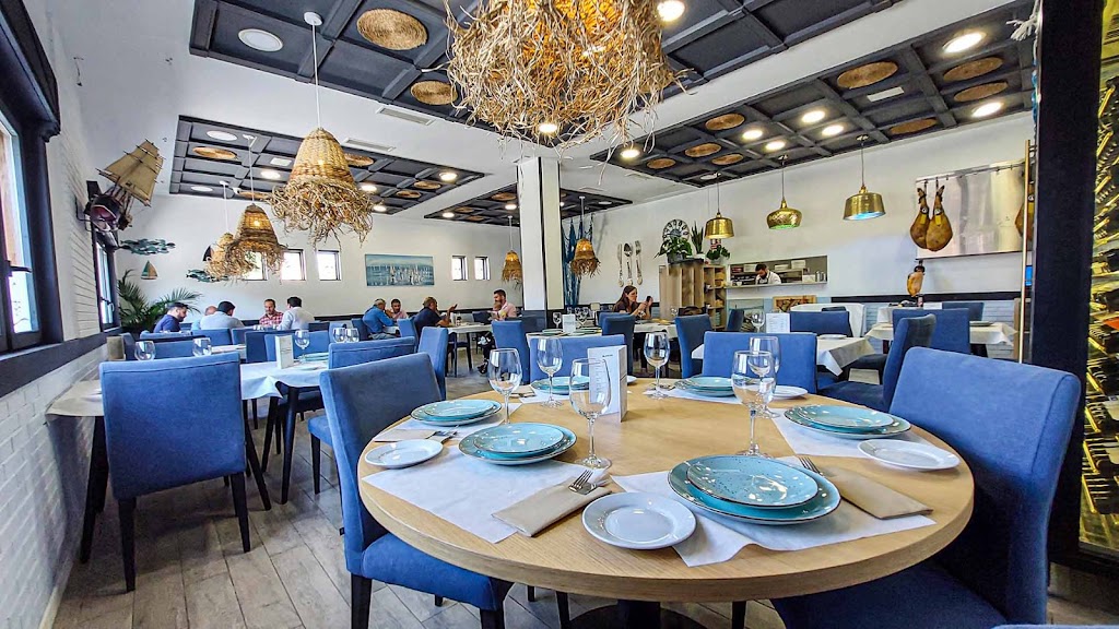 El Puerto Restaurante — Ambiente