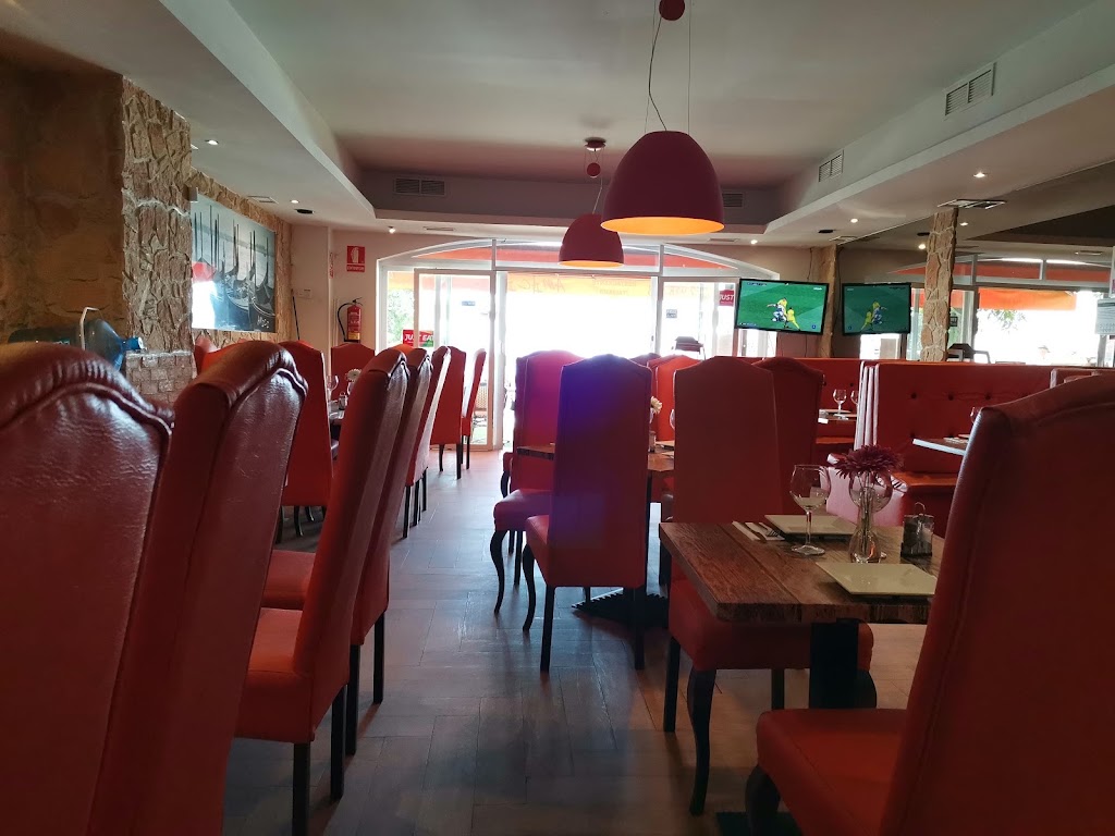 Amici Italian Restaurant | Pizzeria — Ambiente