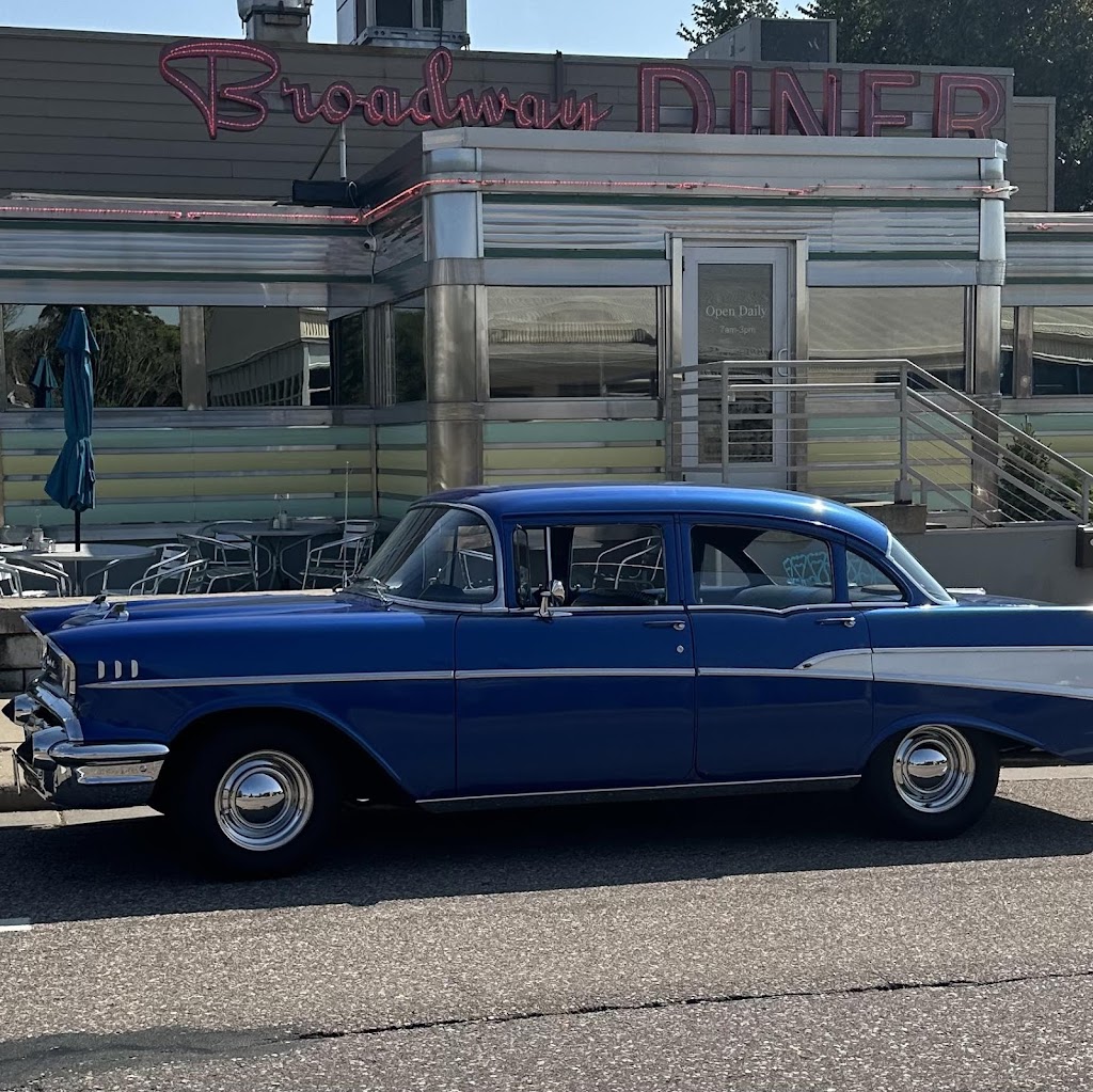  Broadway Diner