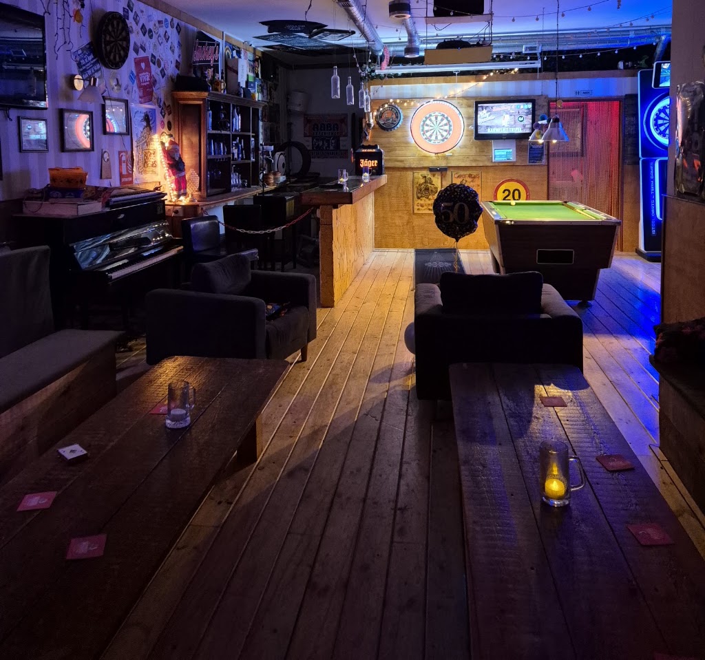 Smokey's Bar — Ambiente