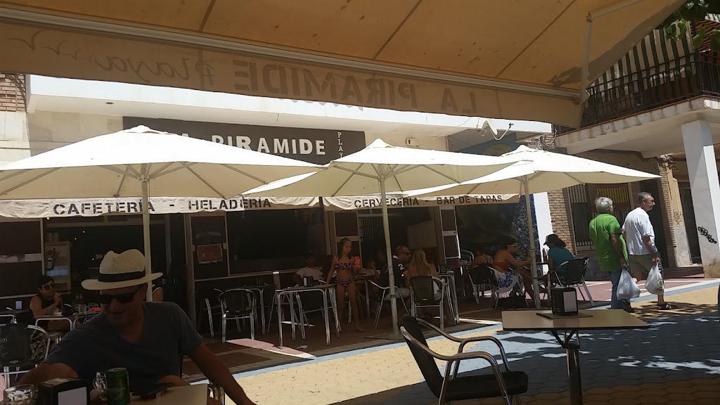 La Piramide Foodbar — Ambiente