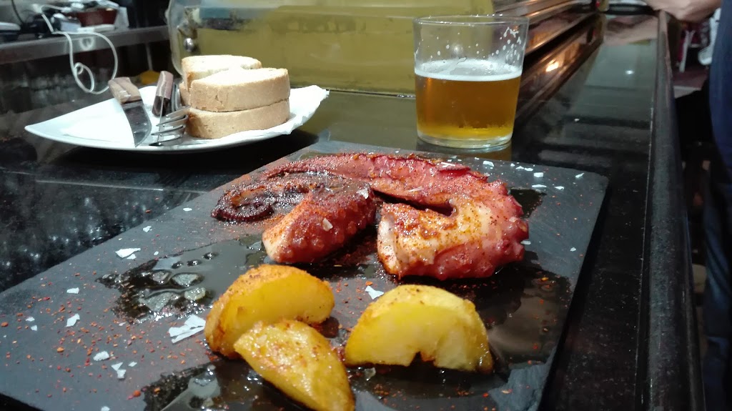 Cerveceria "El Calvo" — Comida y bebida