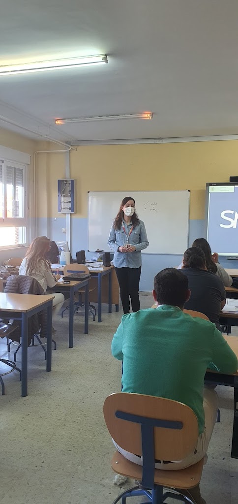 Escuela Oficial de Idiomas "Carlota Remfry"