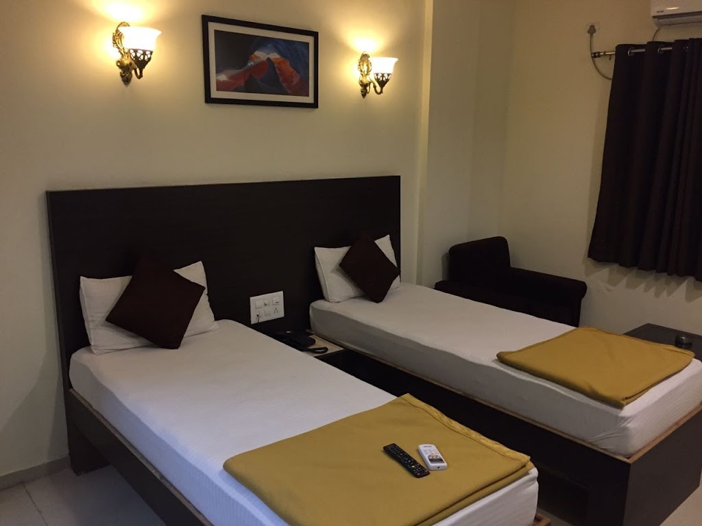 Hotel Z Plus Food Inn Restaurant
