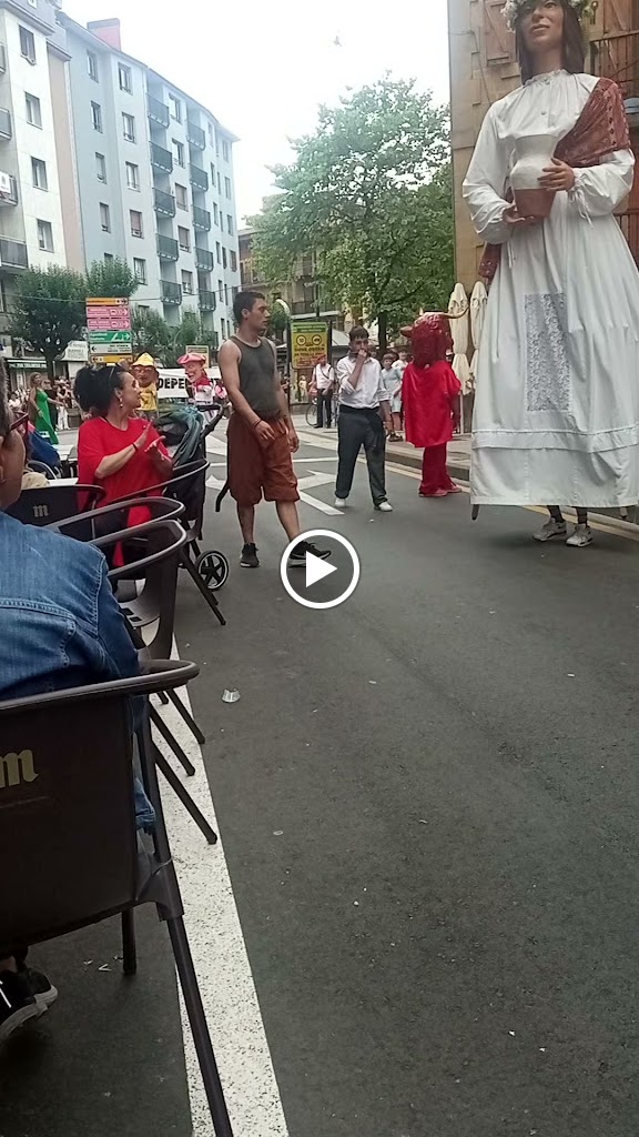 Landare Herriko Taberna — Videos