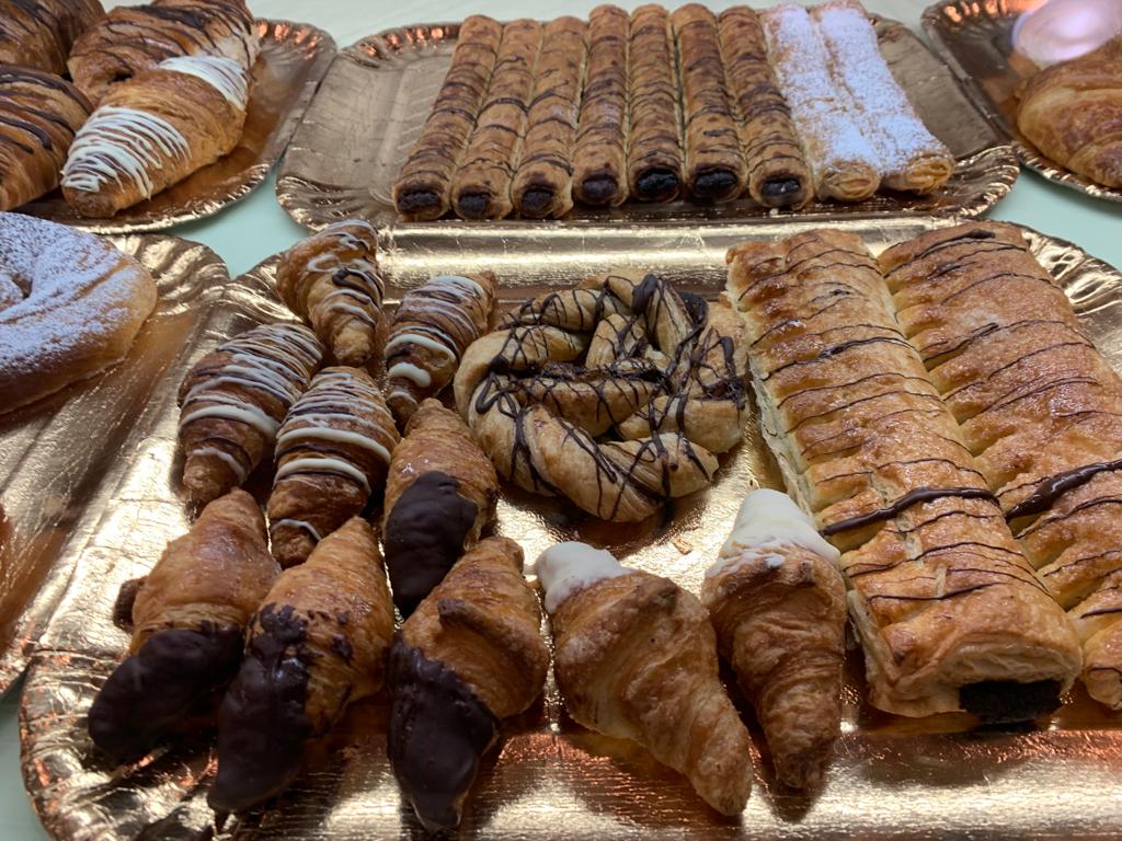 Cafeteria Emy, forn de pa i pastisseria — Cruasan