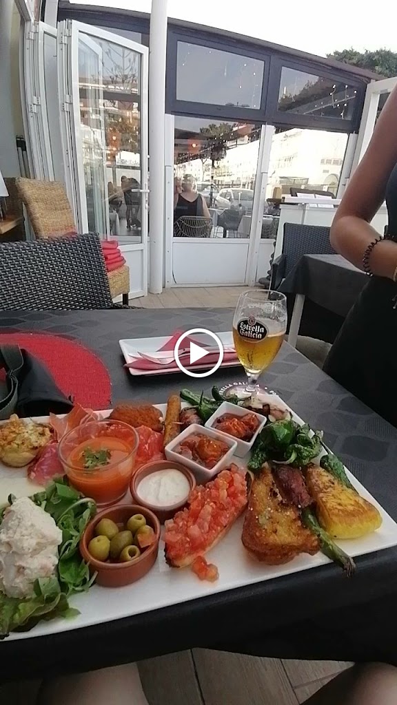 Shortys Taperia — Videos
