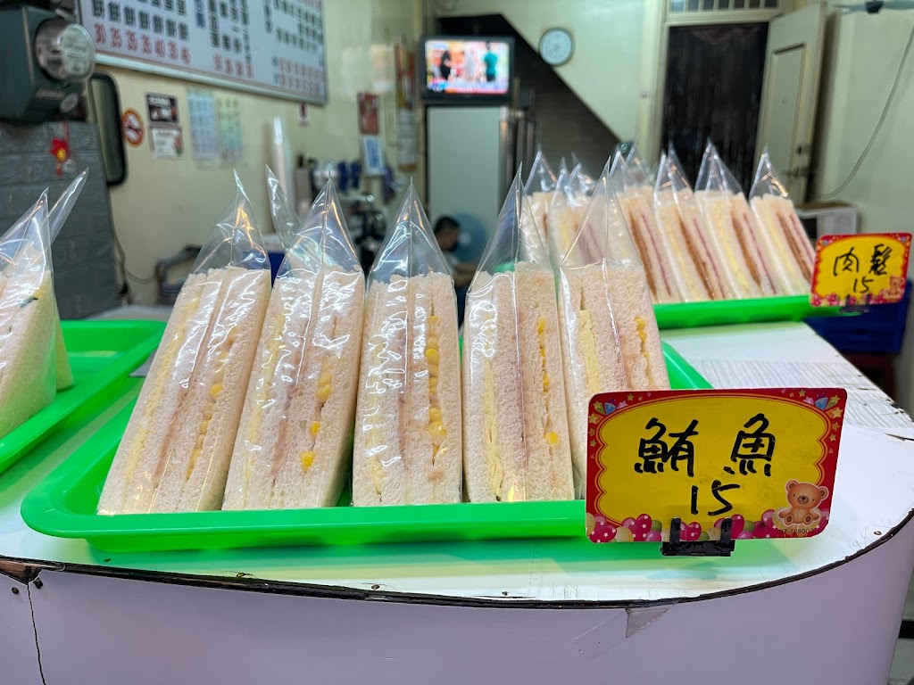玉玲美而美 的照片