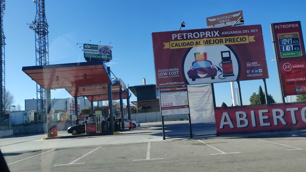 Petroprix — Exterior