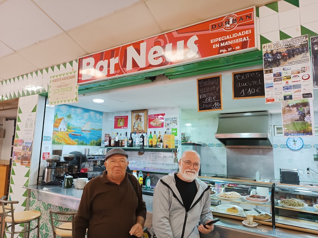 Mejores almuerzos . Bar neus.. — Ambiente