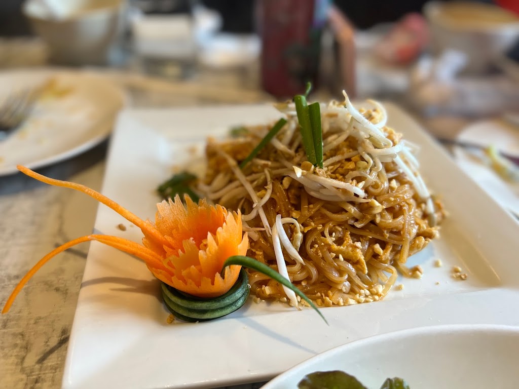 Thai House Cuisine & Sushi