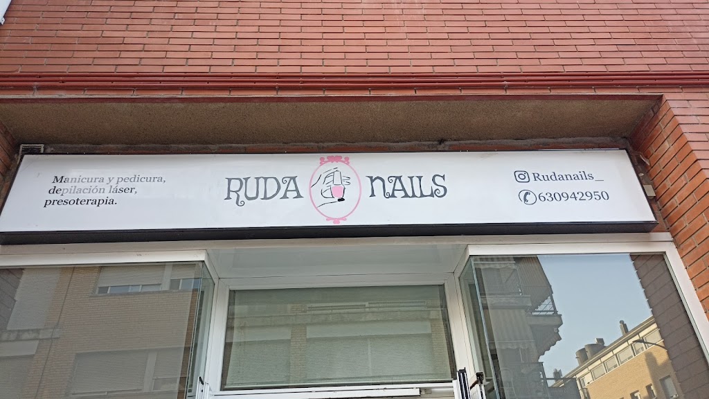 Ruda Nails — Exterior