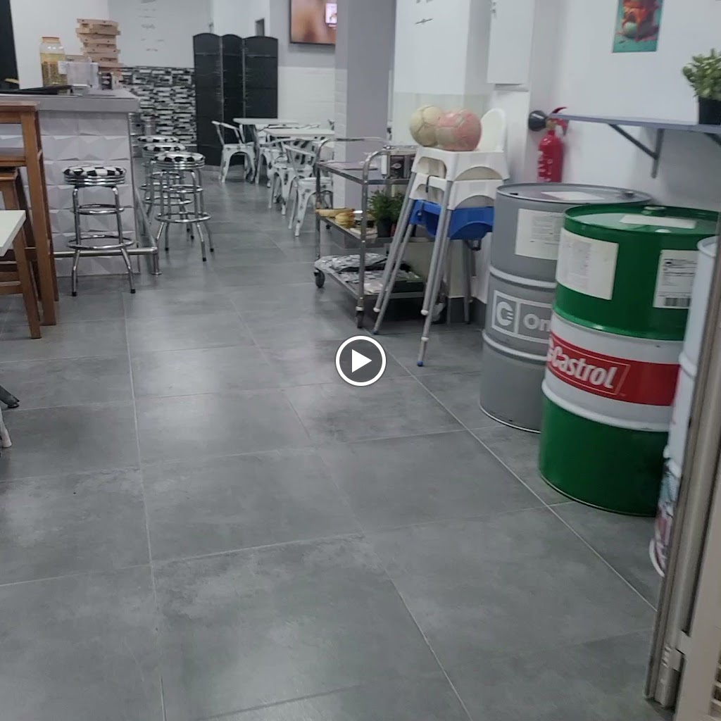 Pizzeria Un Bocado Pio Pio — Videos