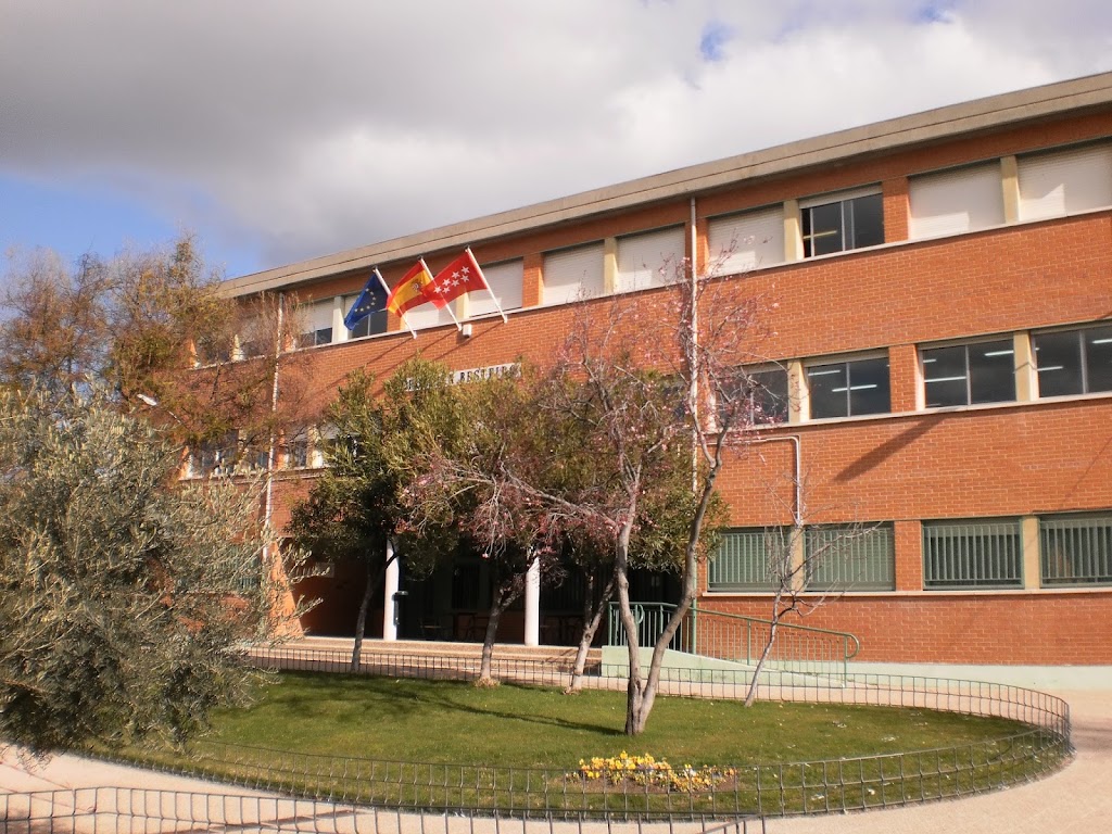 Colegio Publico Julian Besteiro — Del propietario