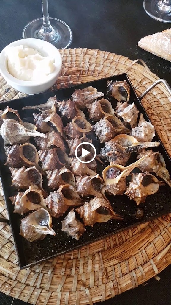 Restaurant Vil*la Casals — Videos