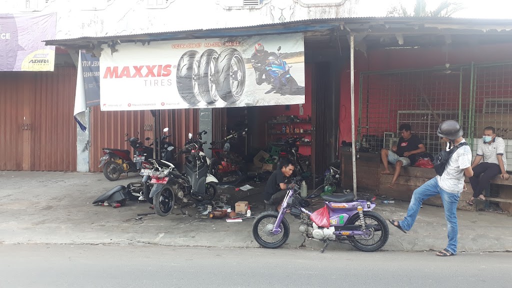 Fakhri bengkel motor