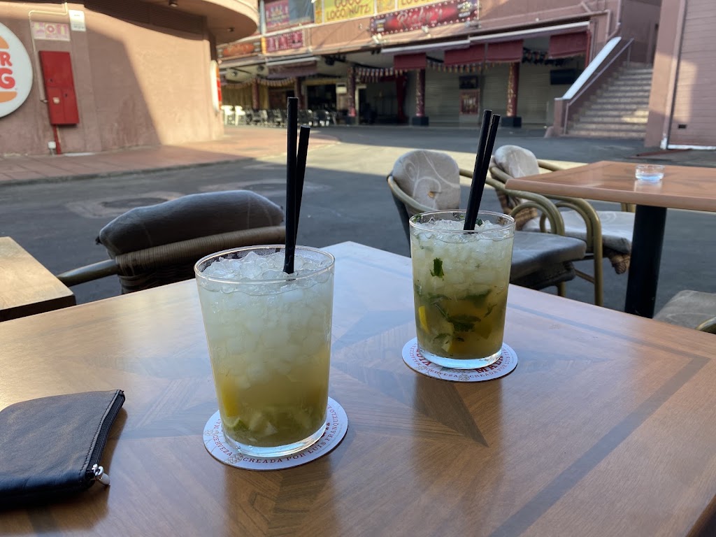Bar Fiction — Comida y bebida