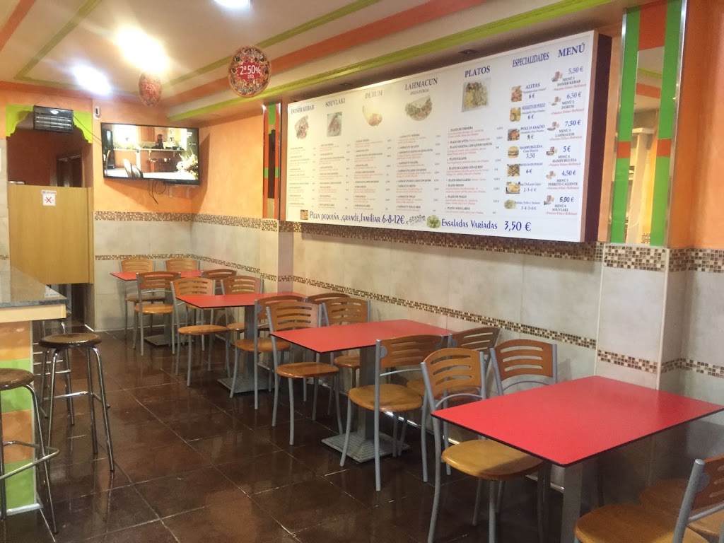 ESTAMBUL KEBAB PIZZERIA — Ambiente