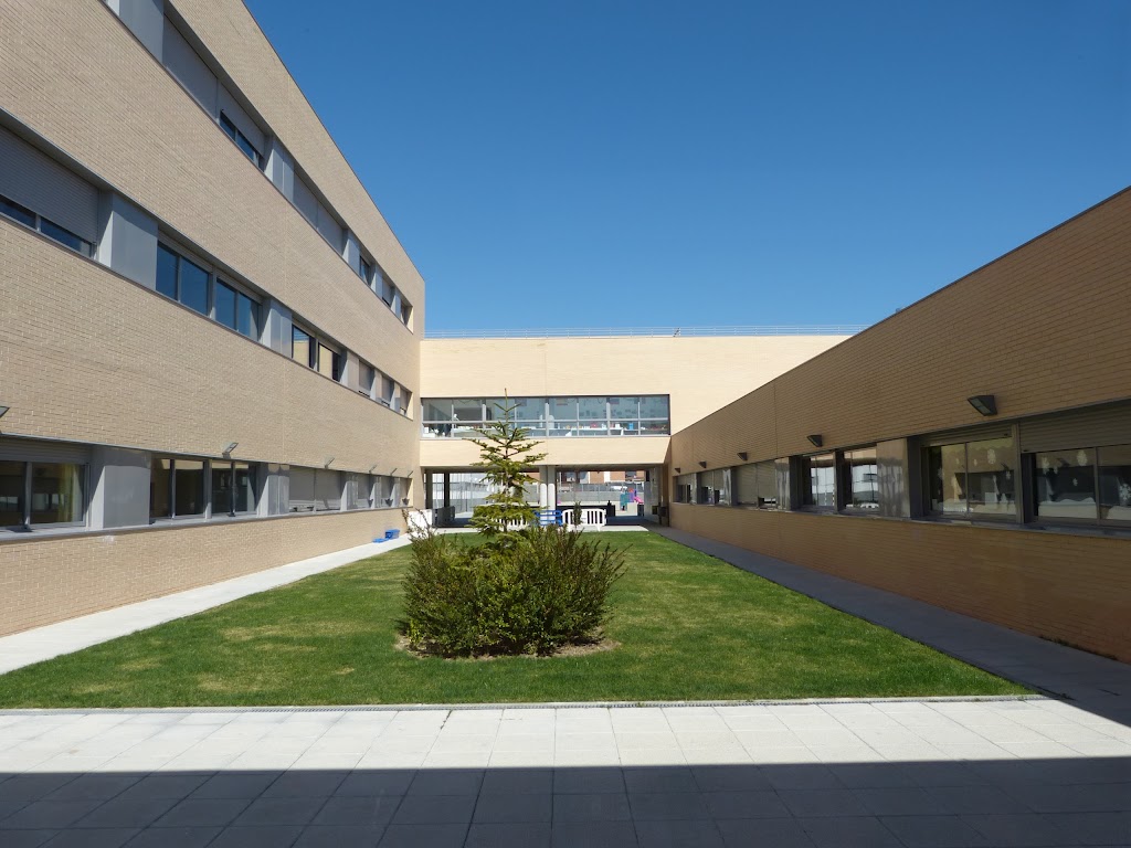 Colegio Bilingue Valle del Miro — Del propietario
