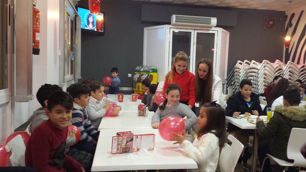 Pizzeria Burguer Mario — Ambiente
